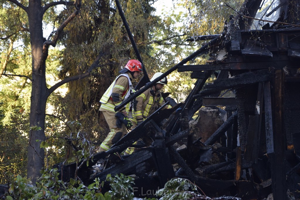 Grossfeuer Einfamilienhaus Siegburg Muehlengrabenstr P1093.JPG - Miklos Laubert